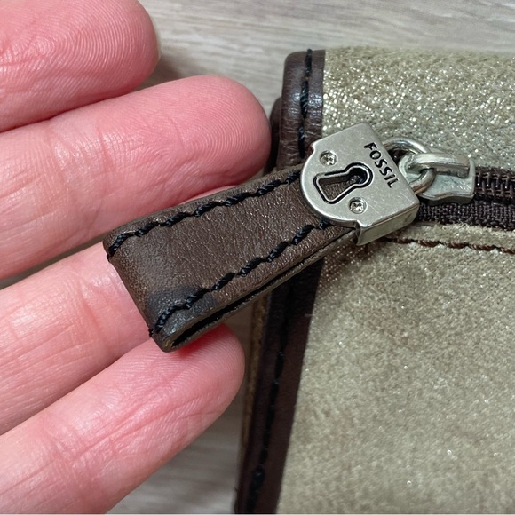 FOSSIL / Ladies Brown Leather and Tan Metallic Tri Fold Wallet - Picture 10 of 10